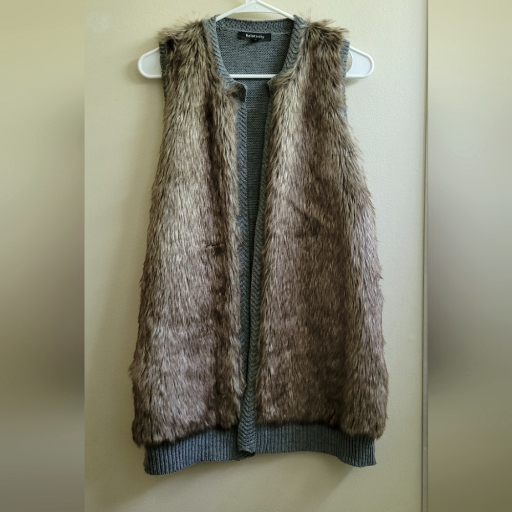Relativity-woman's faux fur vest